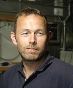 Åge (2)
